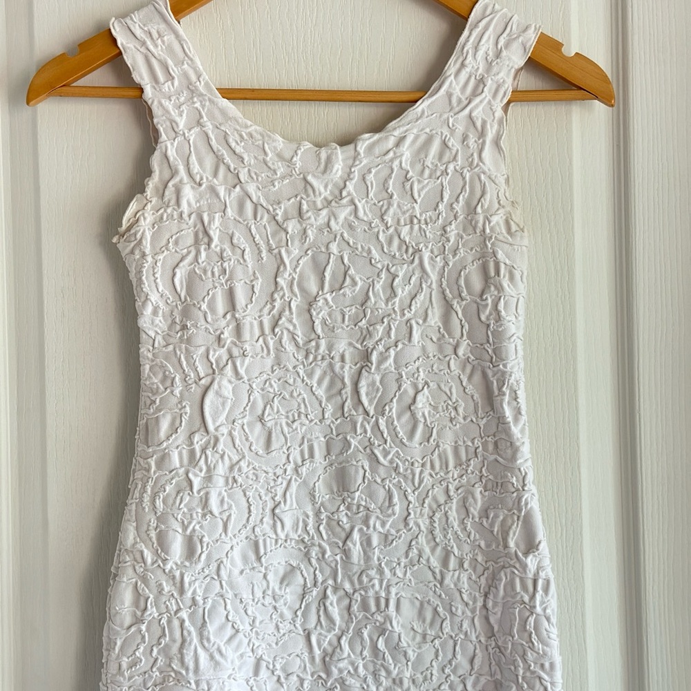 Chic White Textured Women's Tank Top